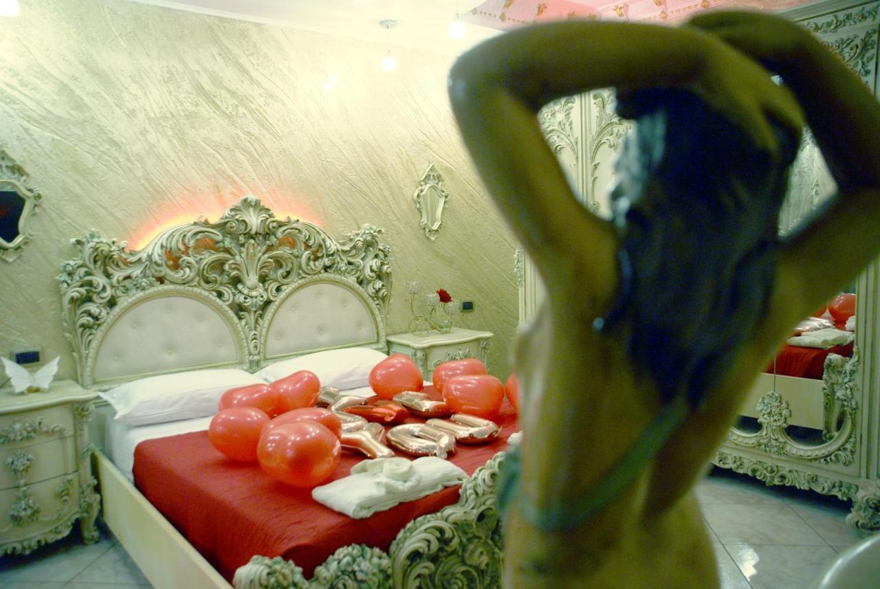 Gold Luxury Suite Home Roma エクステリア 写真