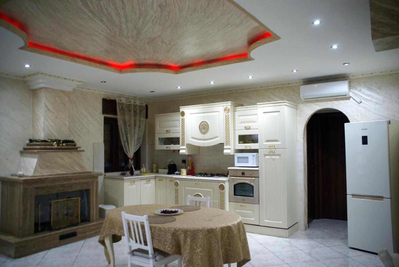 Gold Luxury Suite Home Roma エクステリア 写真